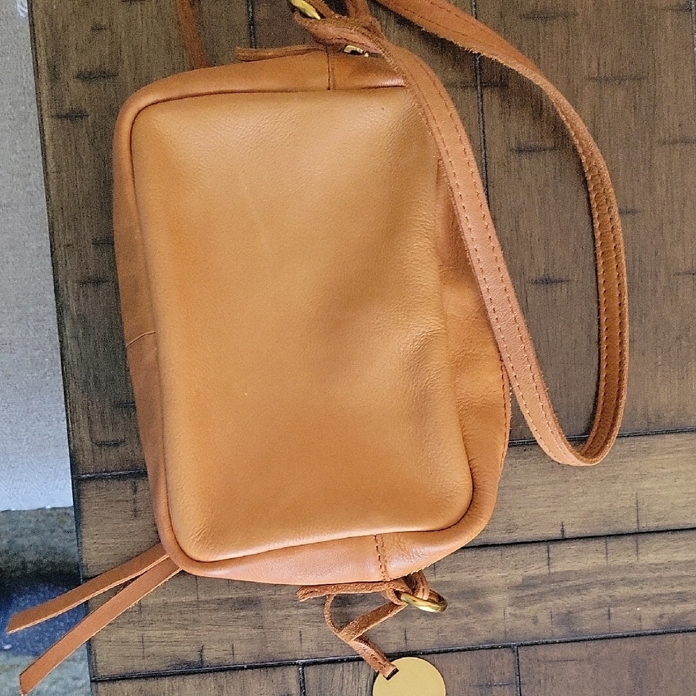 Elegant Tan Leather Belt Bag - Picture 3 of 5